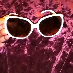 Jessica Simpson, one size fits all, oversized Sunglasses.